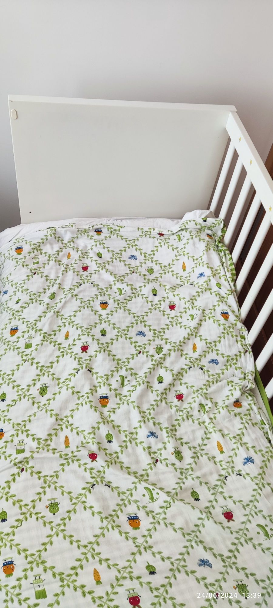 Berço IKEA e colchão Zippy