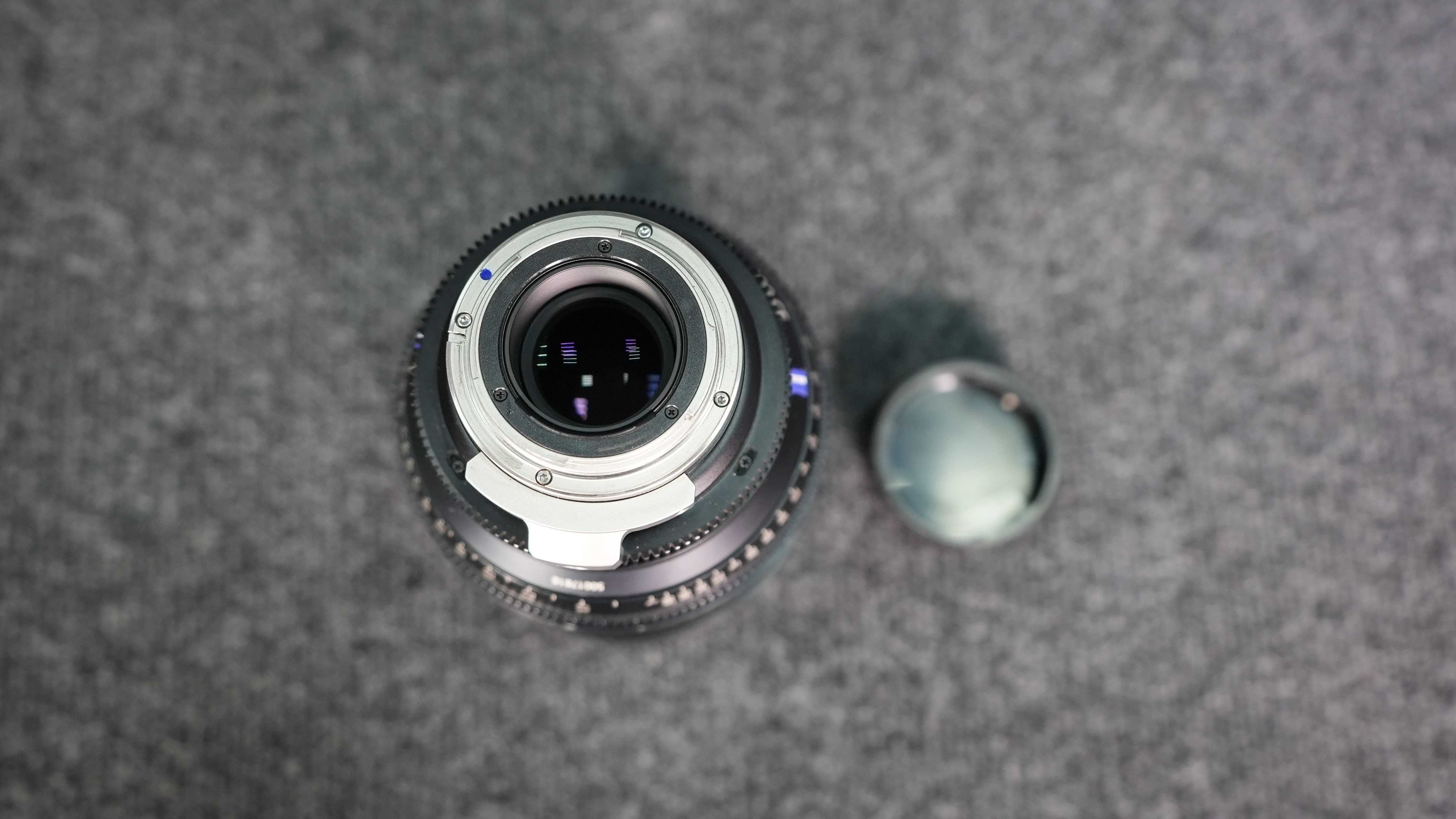 Кінооб'єктив Carl Zeiss Compact Prime CP.2 100mm T2.1 PL/EF-mount