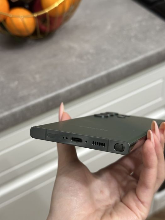 Продаю Samsung S23 Ultra 12/512