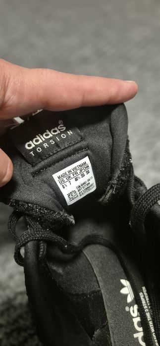 Adidas torsion кросівки