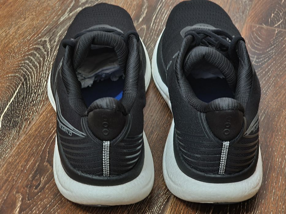 Оригінал 100% чоловічі кросівки saucony triumph 23  eur 47