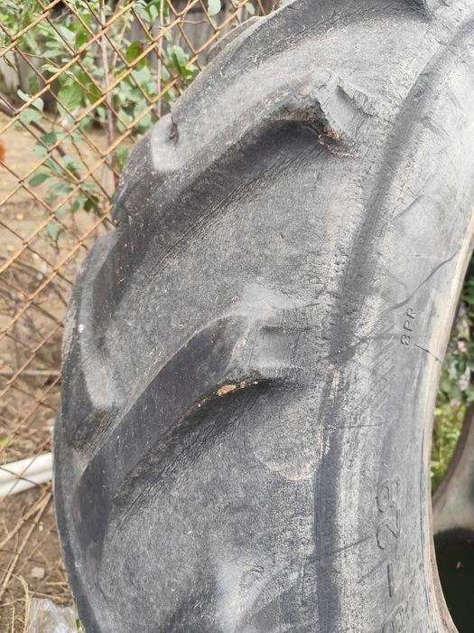 Opona 14.9 r28 ursus  c360