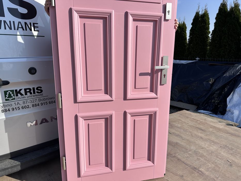 Drzwi zewnętrzne drewniane Angielskie  Czyste Powietrze Różowe