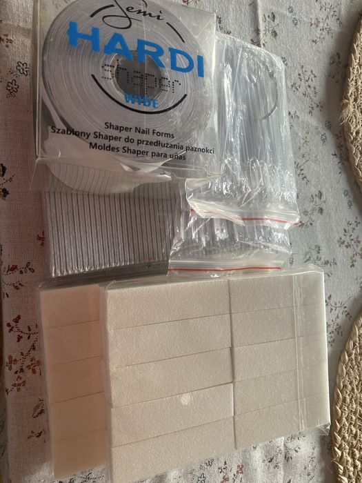 Akcesoria do paznokci ,pilniki,bloczki,formy Semilac