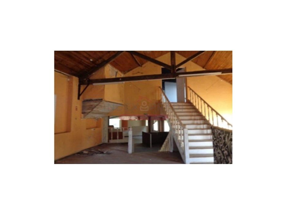 Prédio Comercial -Santa Comba Dão