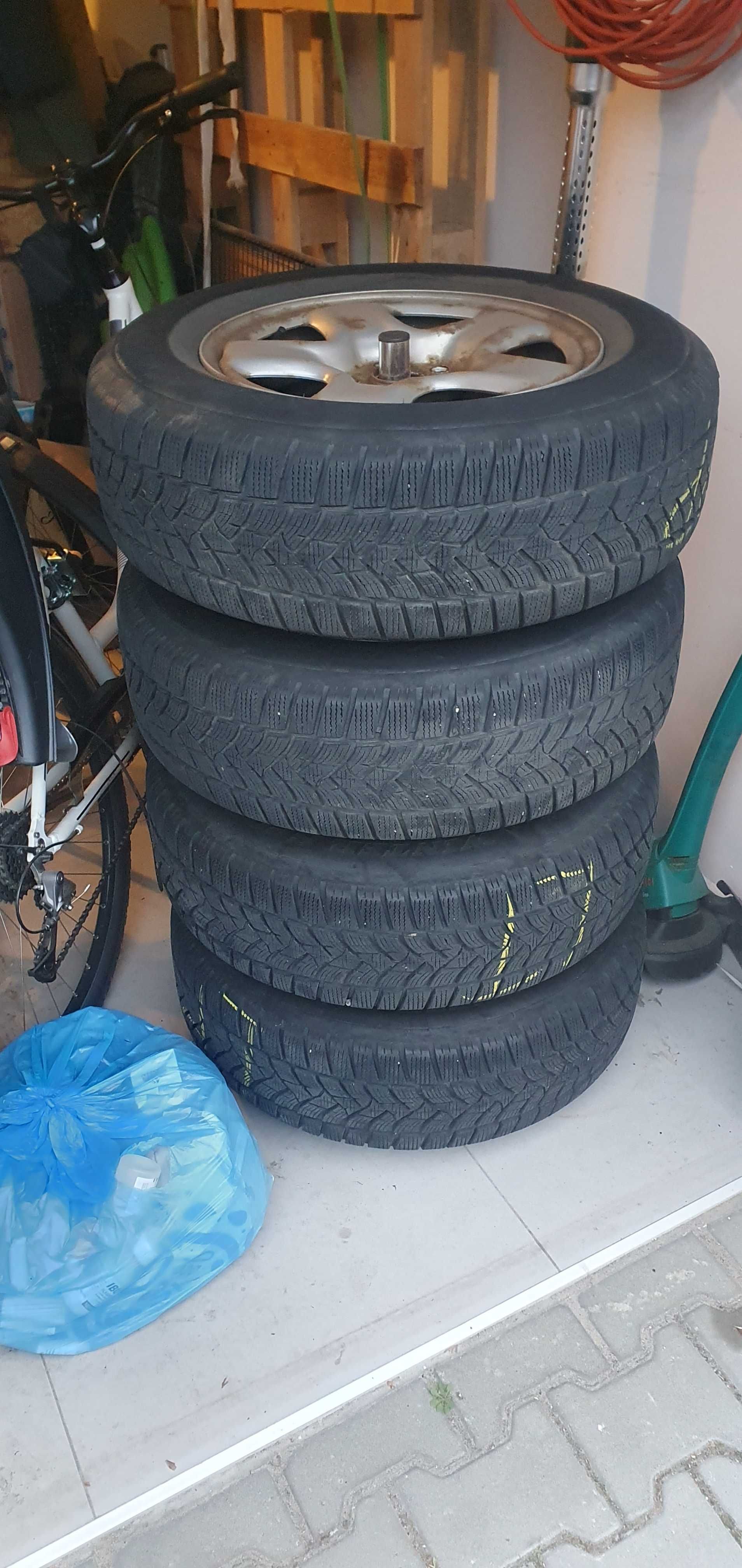 Koła na zimę Dunlop Winter Sport 5 SUV 215/70/R16 na stalowych felgach