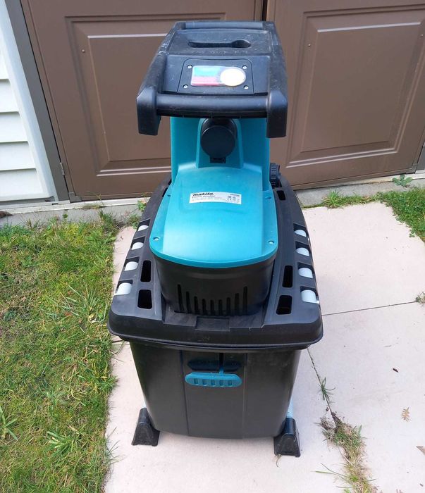 Makita Rozdrabniacz frezowy UD2500