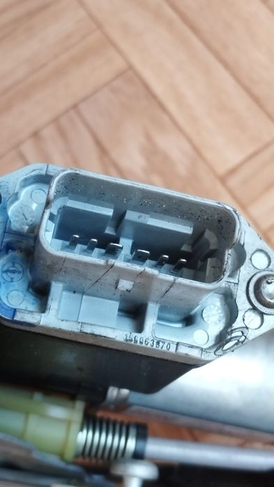 Склопідйомник лівий (водійський) Renault Kangoo 2013 - 2019