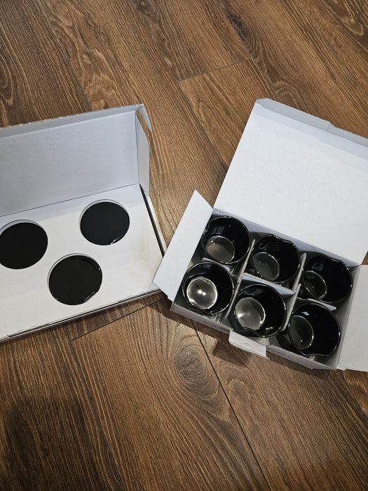 Czarne, porcelanowe foremki i przykrywki przystawki Varoma Thermomix