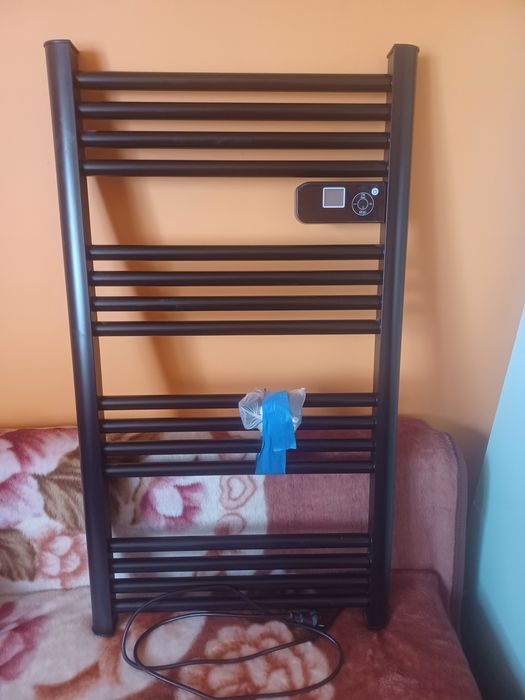 Grzejnik Czarny Łazienkowy 500W z Wyświetlaczem