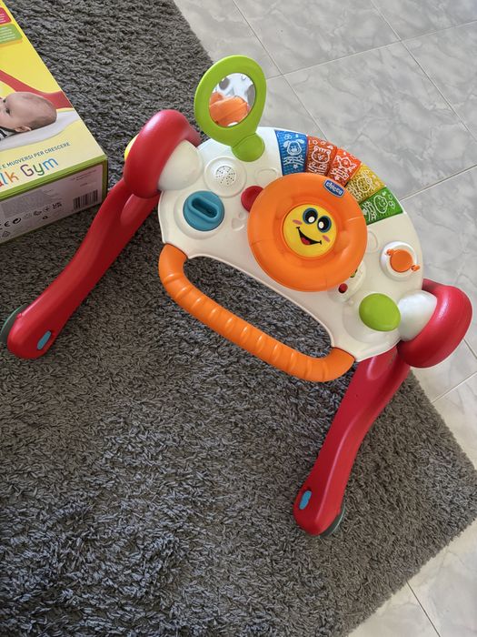 Chicco Brinquedo Ginásio Cresce e Caminha