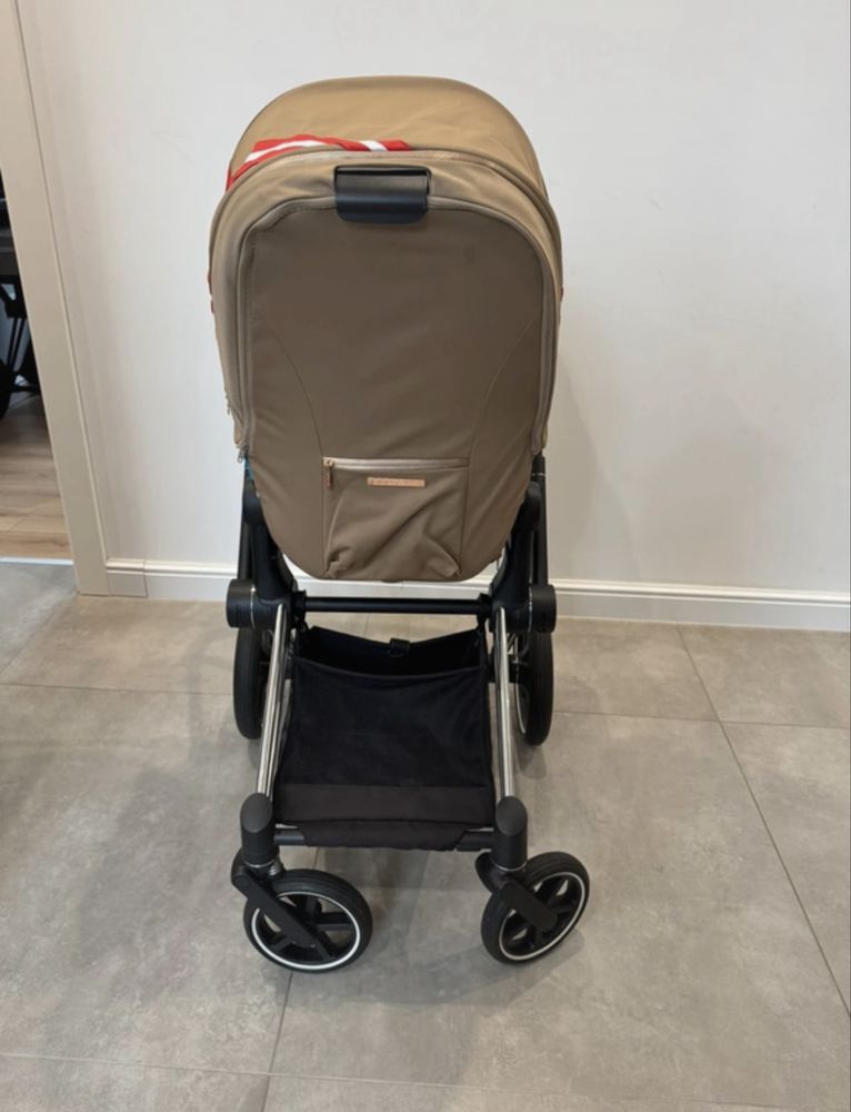 Spacerówka Cybex Priam 4.0 by Karolina Kurkova / Chrome Black
