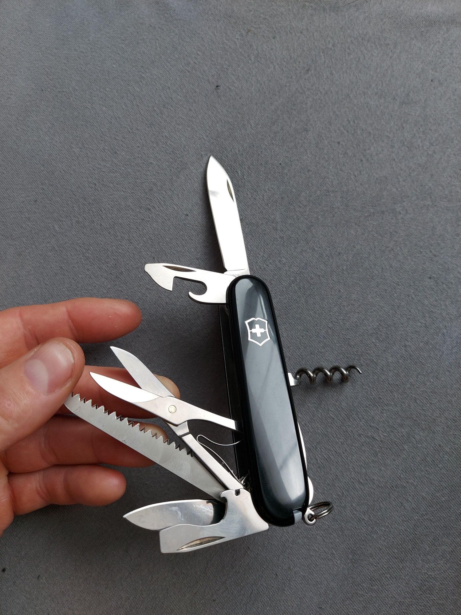 Scyzoryk Huntsman czarny VICTORINOX