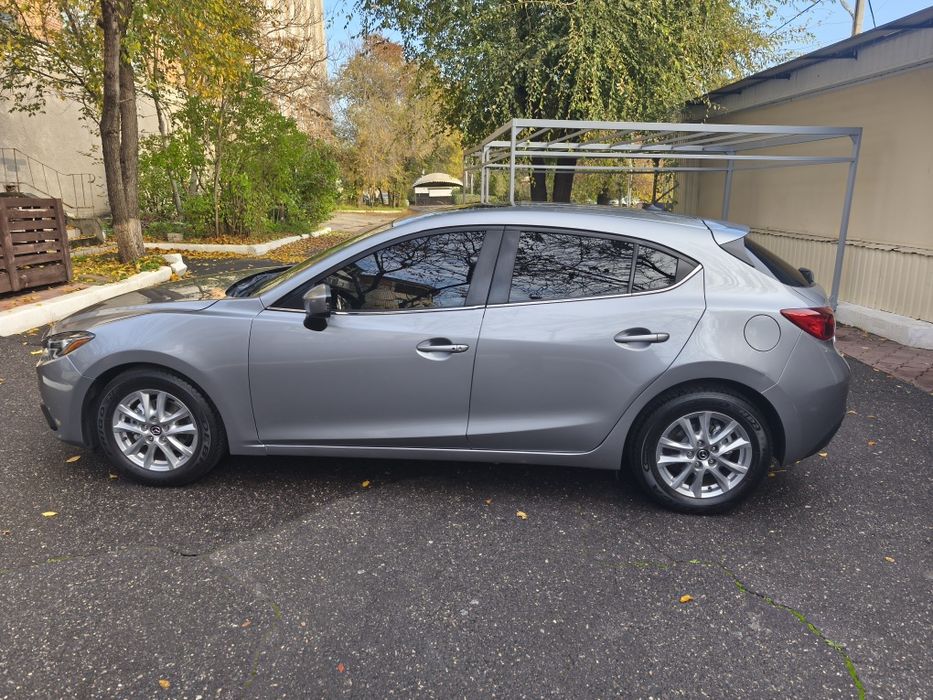 Мазда 3  2014 г 2.0 бензин автомат