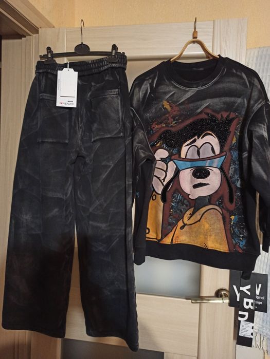 Костюм новый утепленный на мутоне.на грудь объем 130см