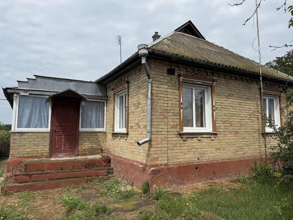 Продається житловий будинок в місті Бобровиця