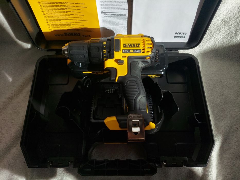 Wiertarko wkrętarka DeWalt DCD780M2 walizka, aku 2x4Ah