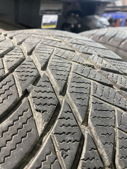 Bridgestone blizak 245/45/20