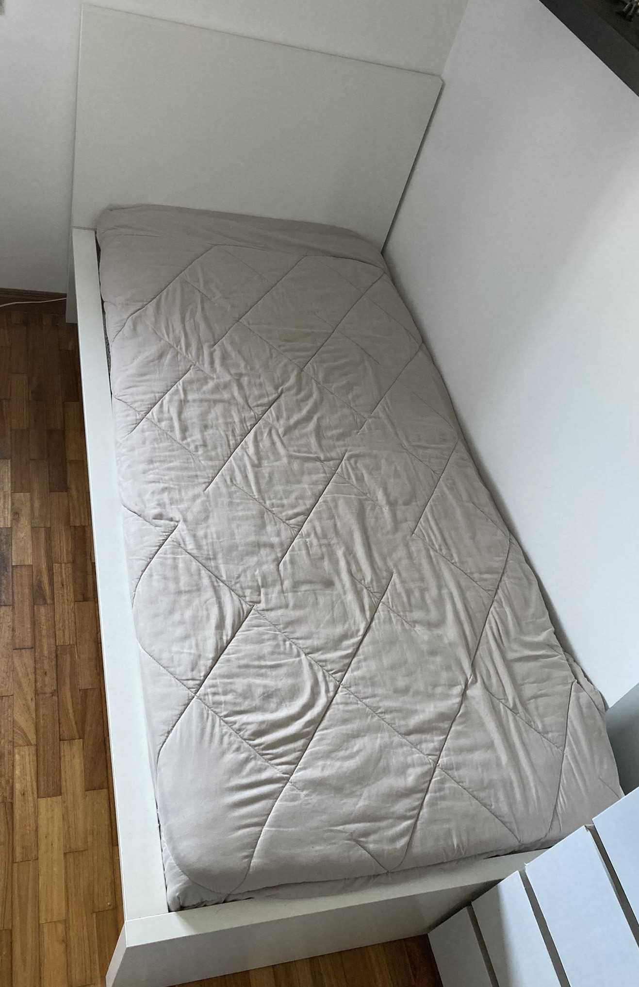 Cama Solteiro IKEA MALM como nova + Estrado