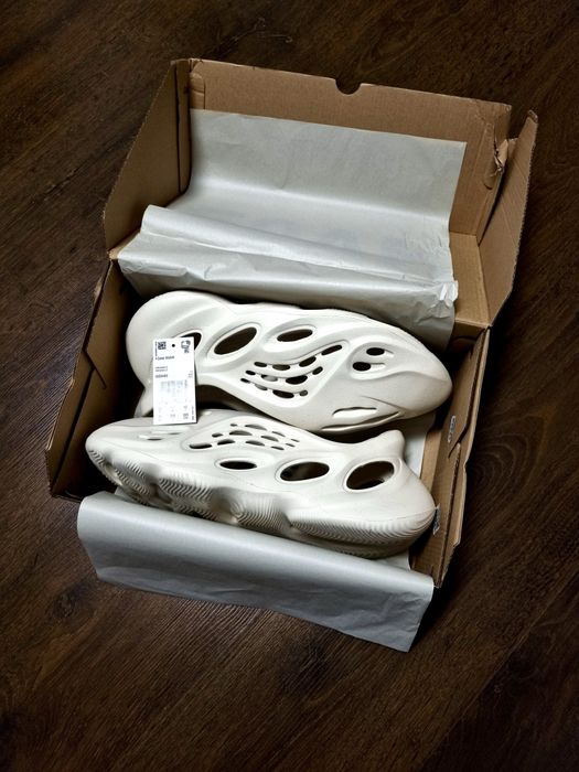 adidas Yeezy Foam RNNR Ararat Runner YZY White Białe Kanye Ye West