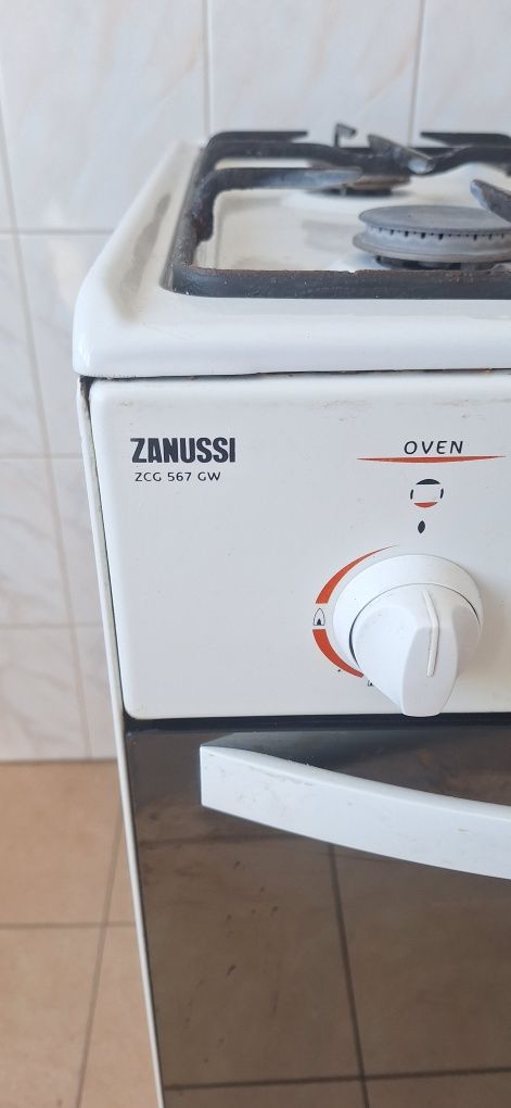 Kuchenka gazowa Zanussi z piekarnikiem gazowym
