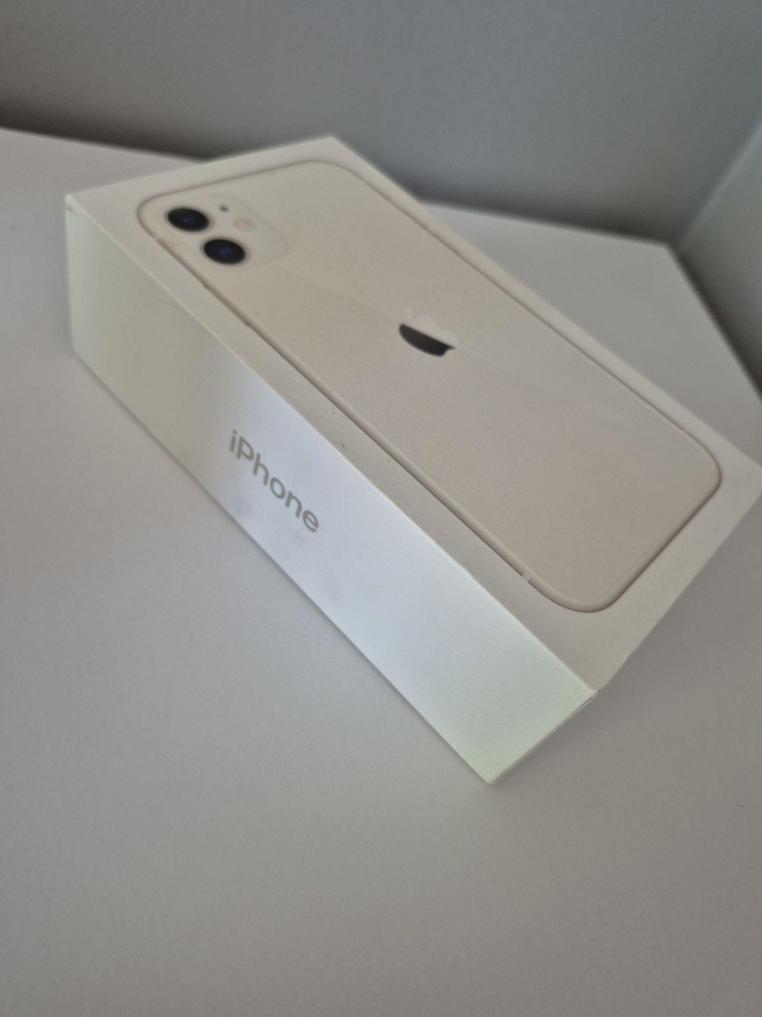 Iphone 11   64GB
