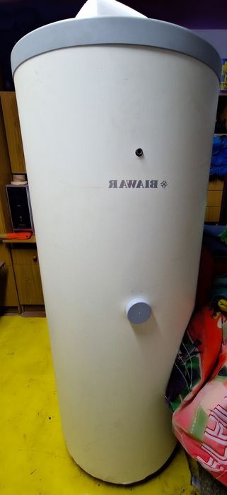 BIAWAR W-E 300.82
wężownicami MEGA SOLAR
