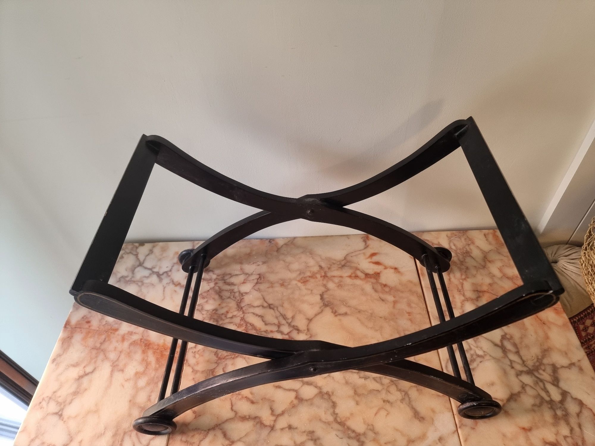 Suporte de Tabuleiro com Rodas
