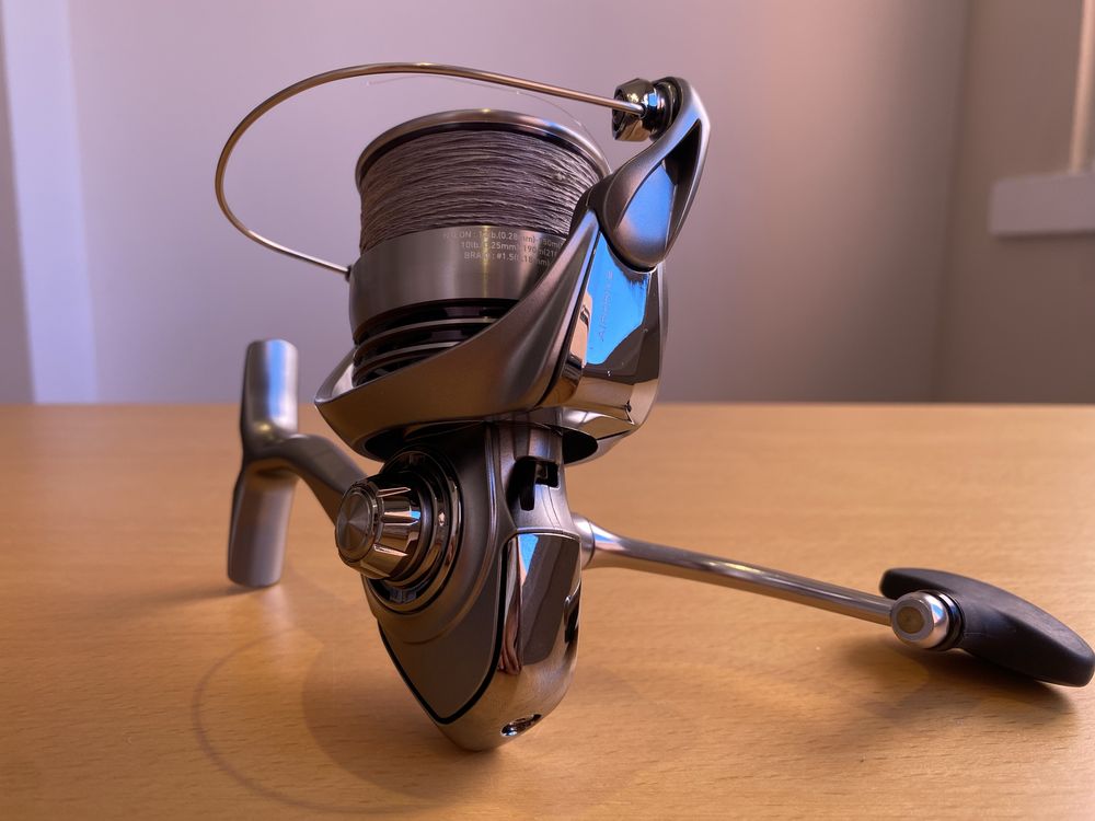 Carreto Daiwa Exceler LT 4000CXH