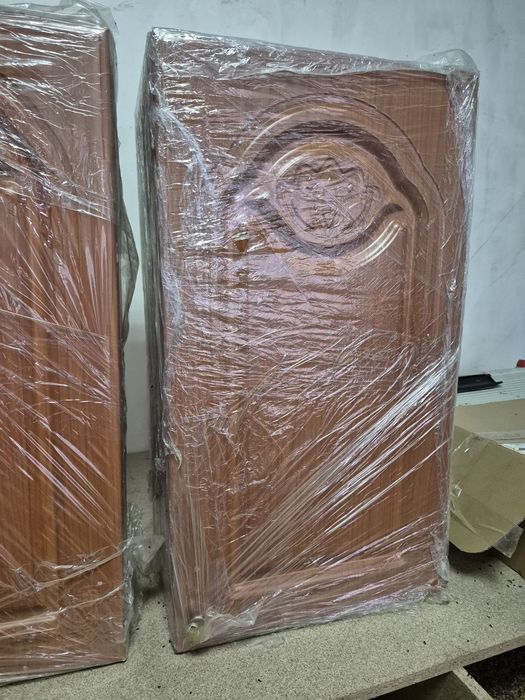 Продам прикраватну тумбу та інші тумбочки