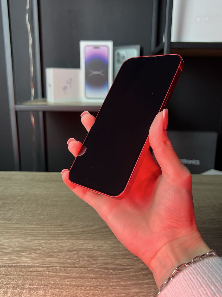 iPhone 14 Plus + AirPods Pro 2 безкоштовно