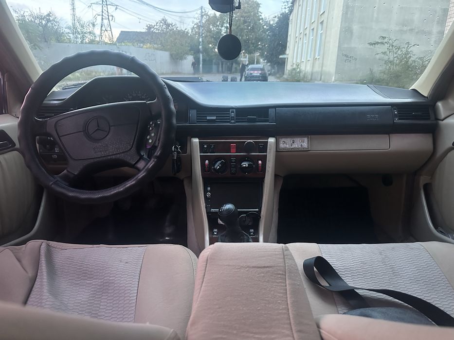 Продам Mersedes-Benz W124 E200
