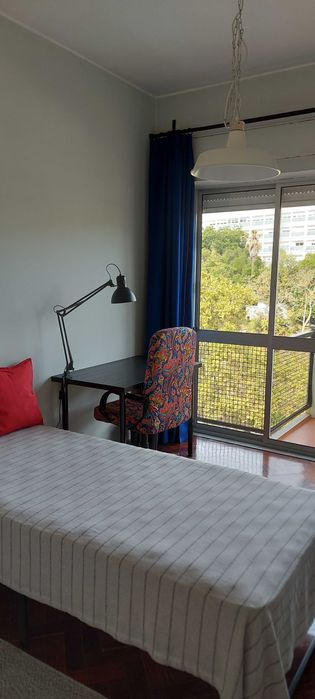 Arrendo quarto de solteiro em S. Domingos de Benfica