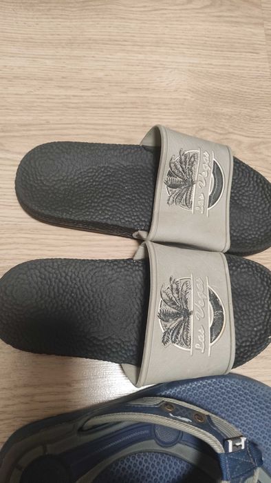 Шльопанці і в'єтнамки ціна за все що на фото