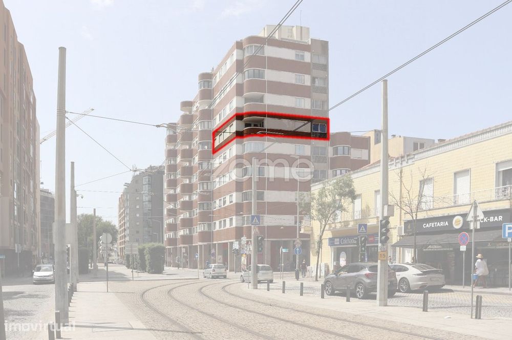 Apartamento T4 com Varanda a 350m da Praia do Titan, Matosinhos Sul