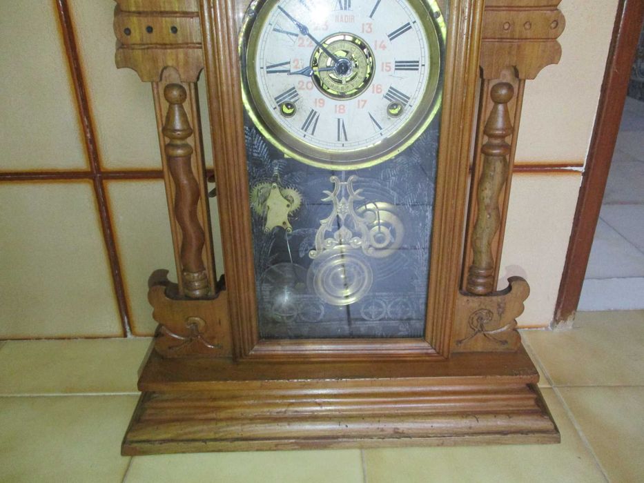 Relógio de parede em madeira antigo / vintage Boa Reguladora