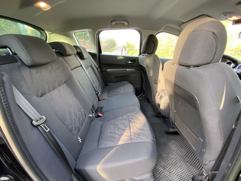 Продам власне сімейне авто Peugeot 3008