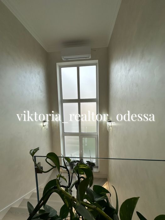 Частный дом на Фонтане с бассейном!ремонт,мебель и техника!Чубаевка!