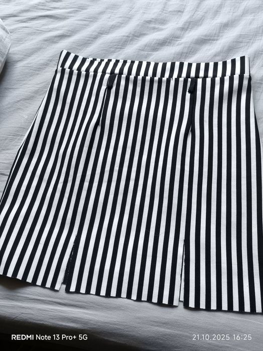 спідниця в вертикальну смужку, чорно - біла с-м / s-m