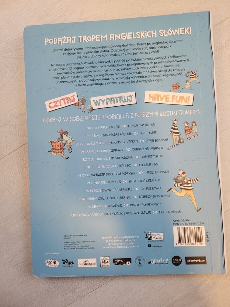 Na tropie angielskich słówek, książka ze sztywnymi kartkami