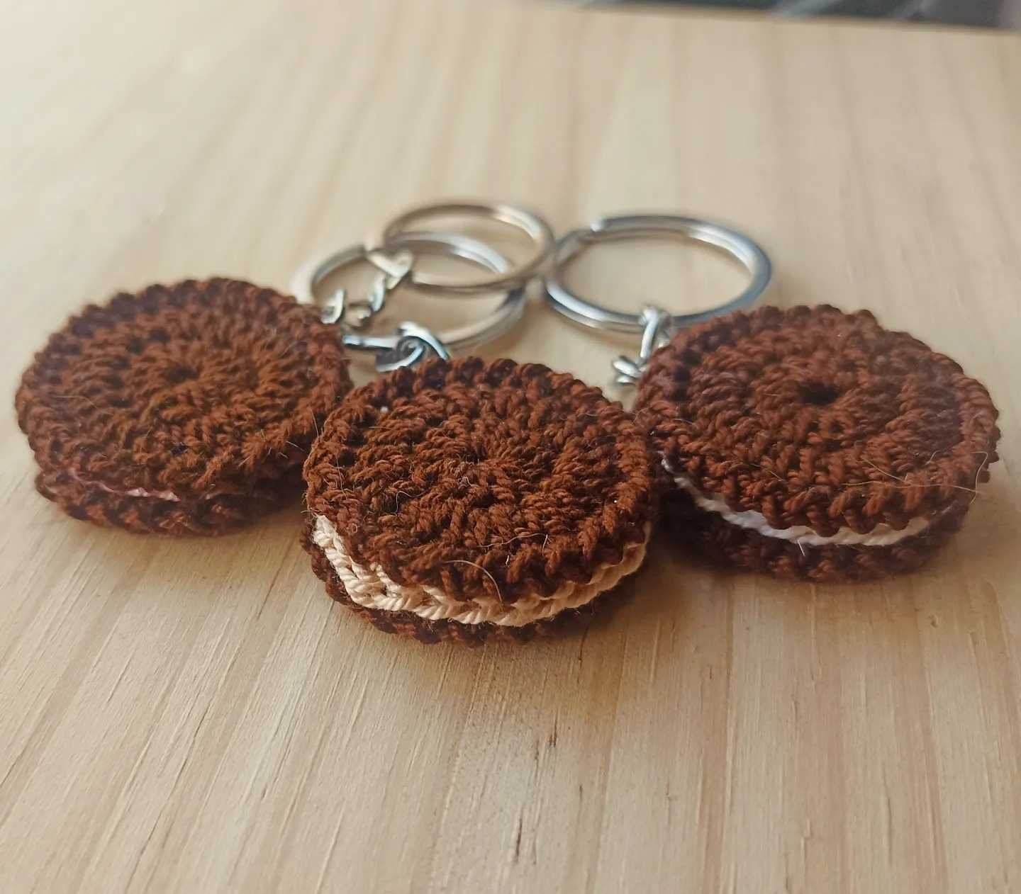 Porta-chaves Bolacha Oreo em Croché