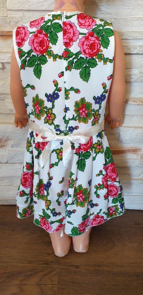 Folkowa sukienka letnia dla dziewczynki r. 110 cm.   Pa.Wa