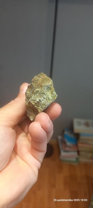 Minerały lelingit