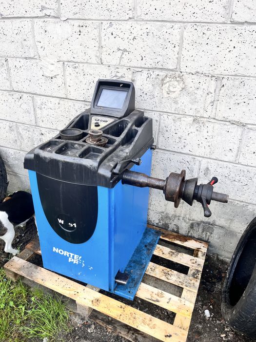 Wyważarka do kół nortec W051 uszkodzona