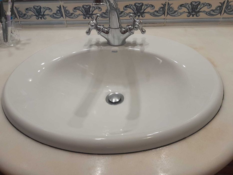 Vendo conjunto de 3 torneiras para casa de banho