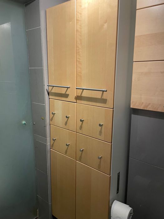 komplet szafek łazienkowych