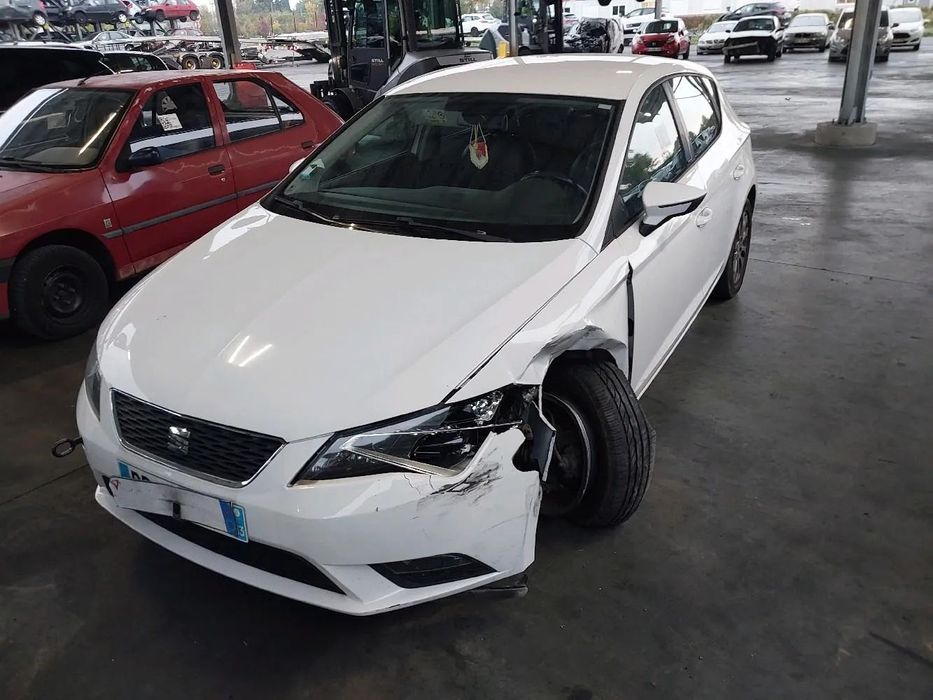 Seat Leon 1.6tdi 105ps**Serwis**Lekko uszkodzony