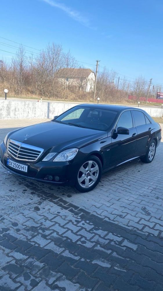 Mercedes-Benz 2011 e212 300 тис