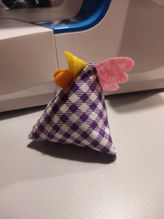 Kokoszka zabawka dla kota z walerianą kurka 8 sztuk pakiet