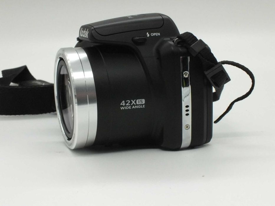 Aparat Kodak PIXPRO AZ421, powystawowy, nowa bateria i ładowarka.